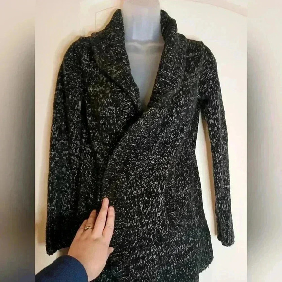 EDDIE BAUER Black White Knit Marled cozy wrap around sweater Pockets (#731) - Picture 1 of 7
